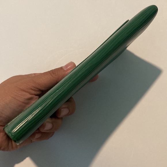 Louis Vuitton Green Epi Wallet - Picture 7 of 8